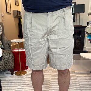 Men's Classic Tan Shorts 9 inseam